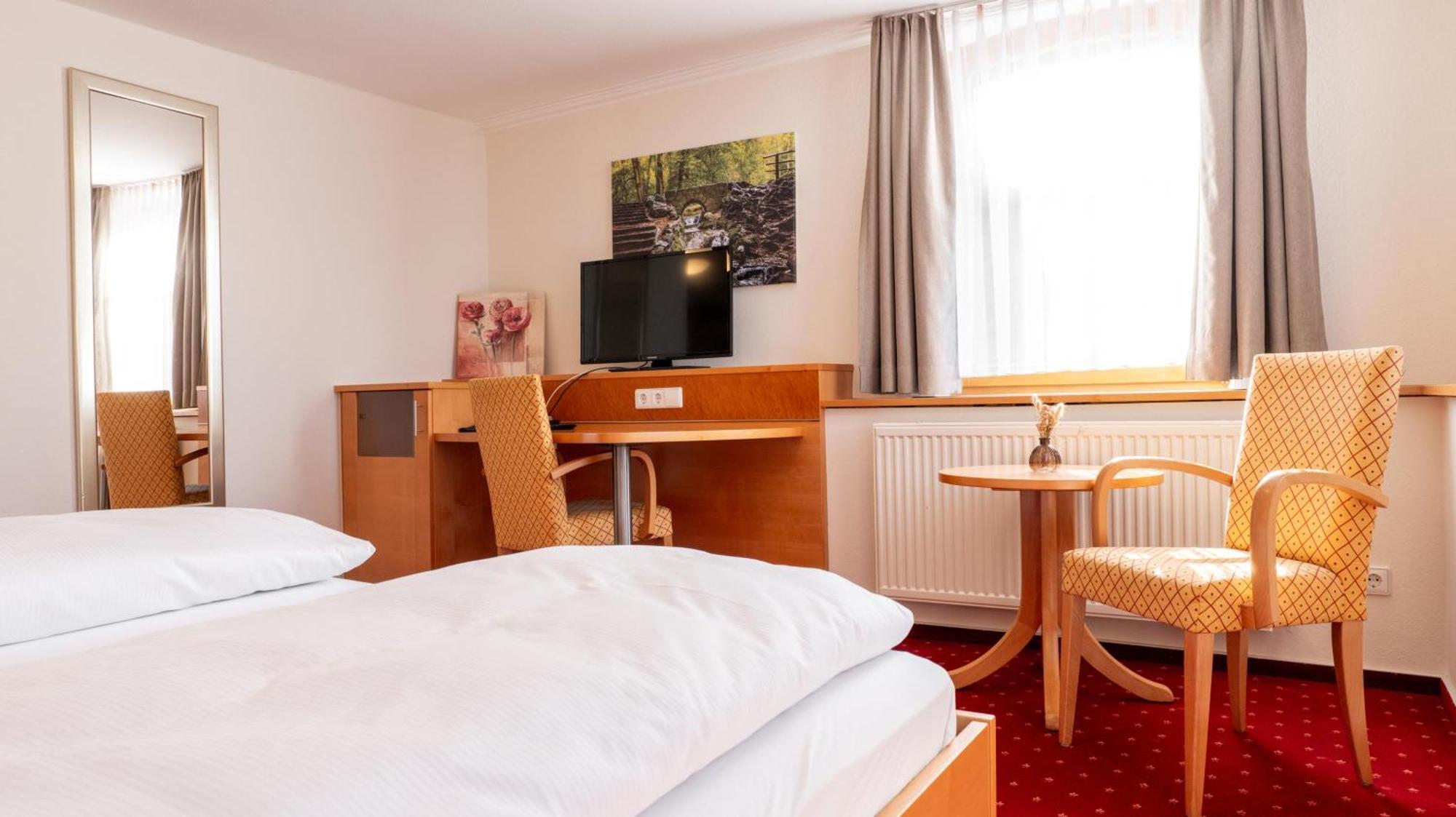 Hotel & Restaurant Post Laichingen Exteriör bild